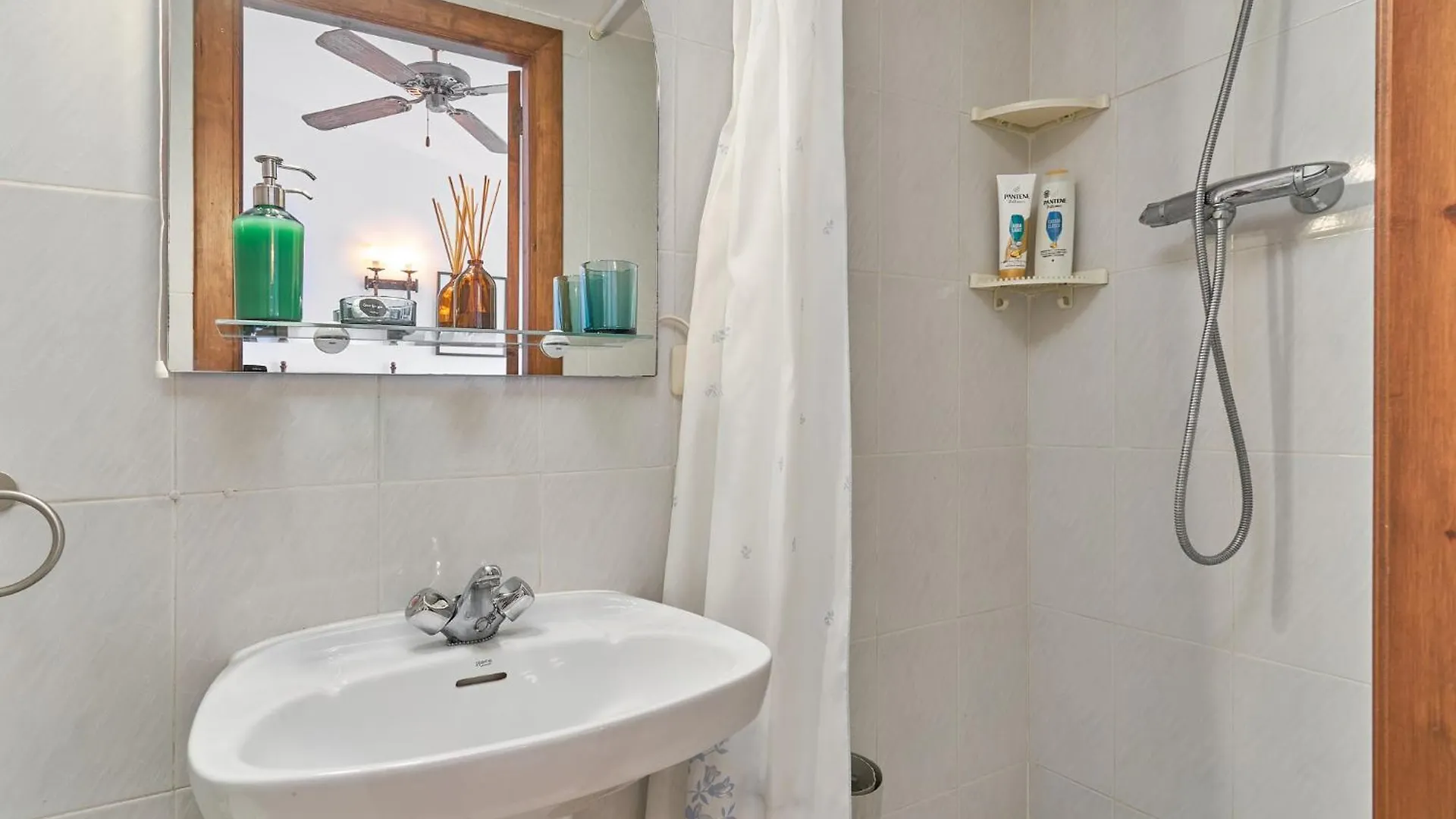 Capistrano Village, Casa Halo Nerja Hiszpania