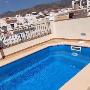 Сasa de vacaciones ático Con Piscina Privada En El Corazón De Nerja!, Nerja